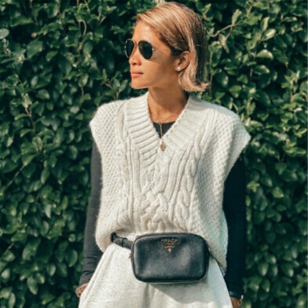 H&M Bloggers Favorite Sweater Vest - Picture 2 of 9